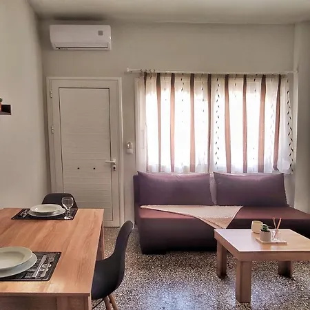 Garnet 1 Apartment